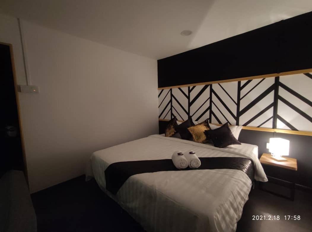 The Sky Inn Kuantan Exterior photo